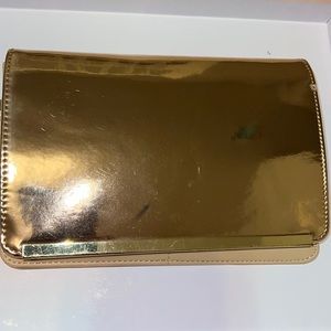 Gold clutch
